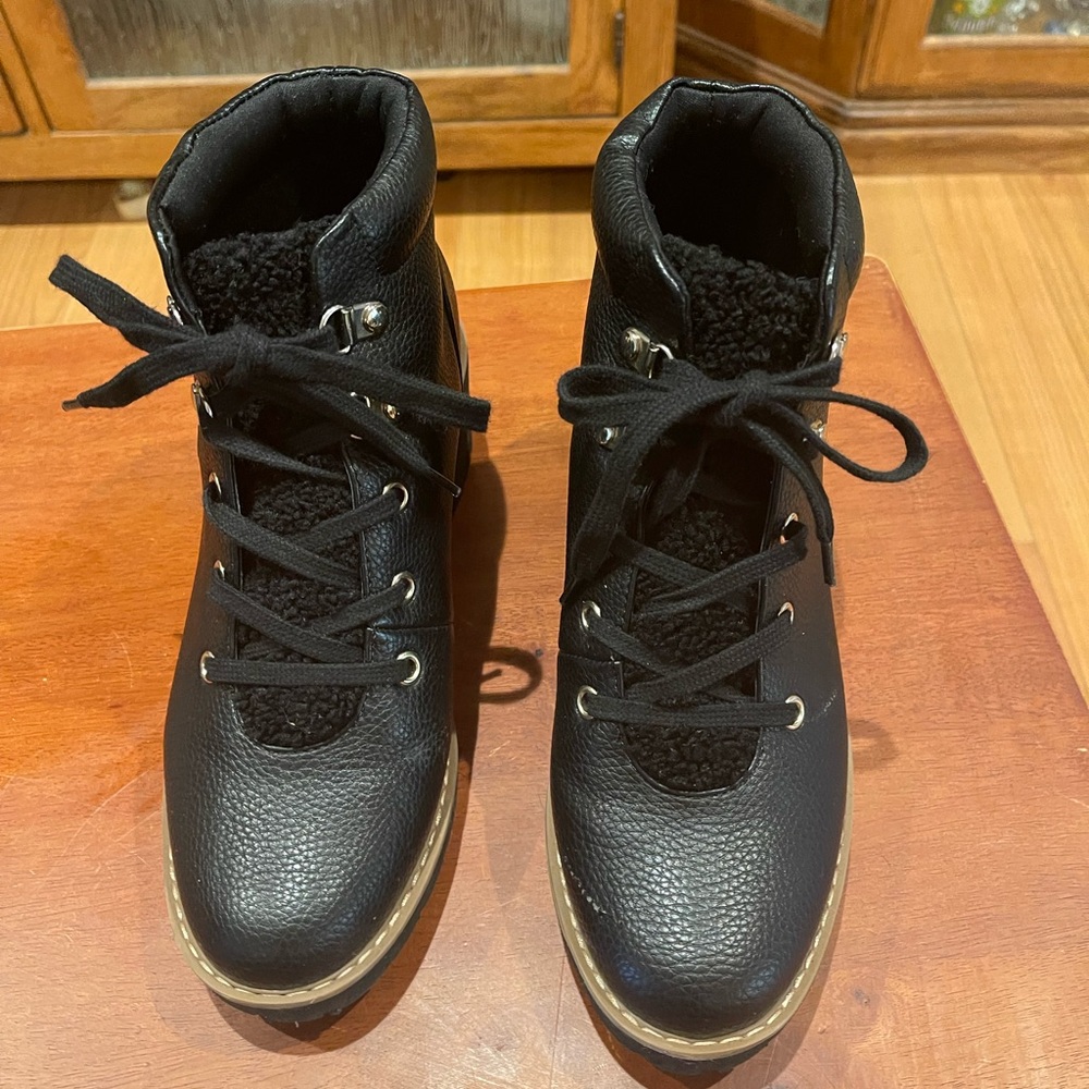 Black Women's Lace-Up Ankle Boots
